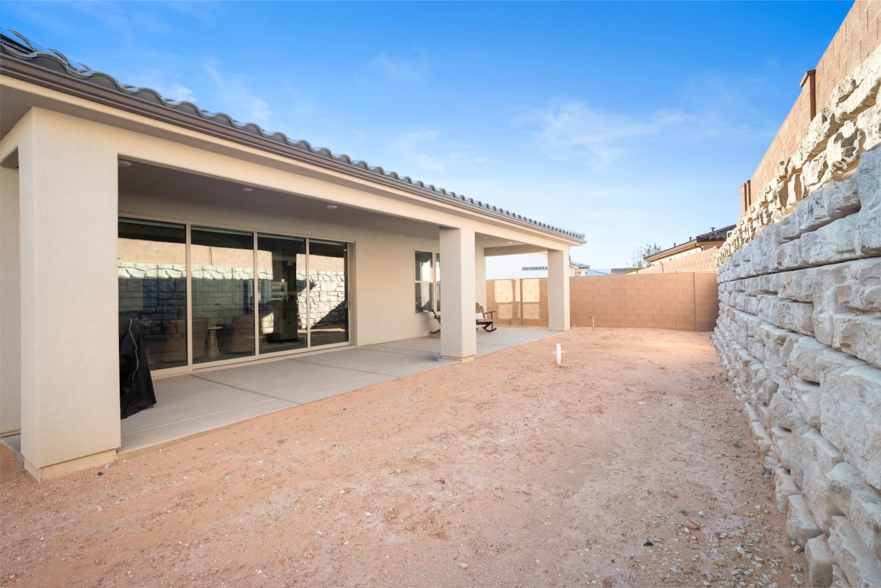 438 W Camino Oso Washington, UT 84780 home for sale, MLS#25-267686 - Erika Rogers Photo 24