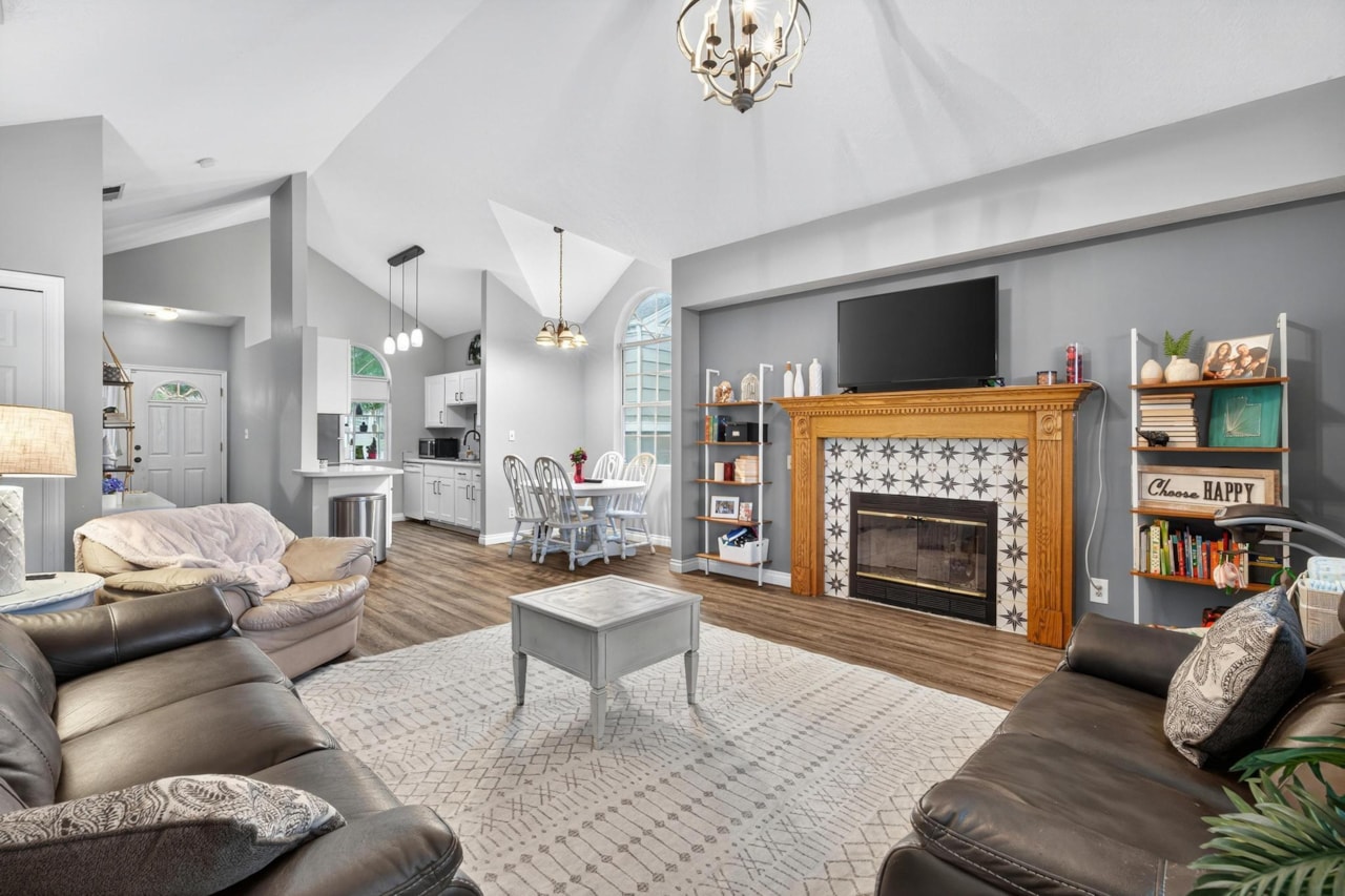 345 N 2450 #120 St George, UT 84790 home for sale, MLS#25-266063 - Erika Rogers Photo 5