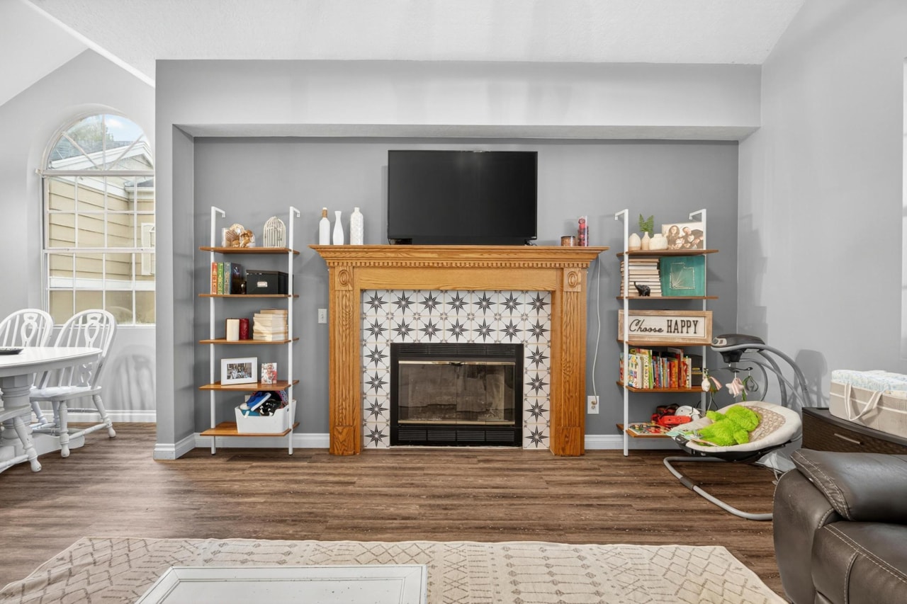 345 N 2450 #120 St George, UT 84790 home for sale, MLS#25-266063 - Erika Rogers Photo 6