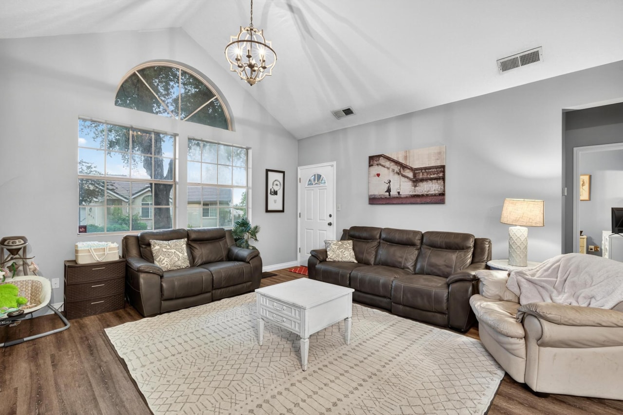 345 N 2450 #120 St George, UT 84790 home for sale, MLS#25-266063 - Erika Rogers Photo 7