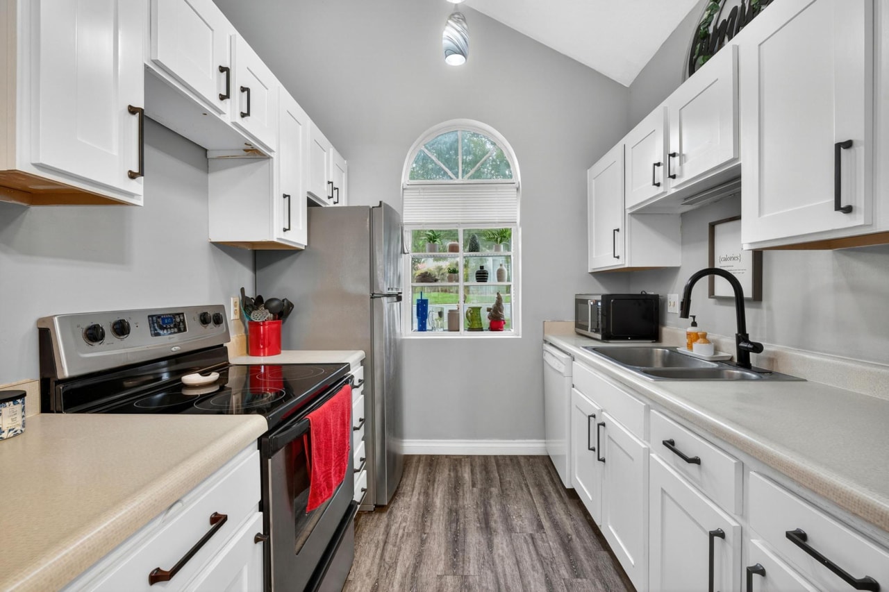 345 N 2450 #120 St George, UT 84790 home for sale, MLS#25-266063 - Erika Rogers Photo 11