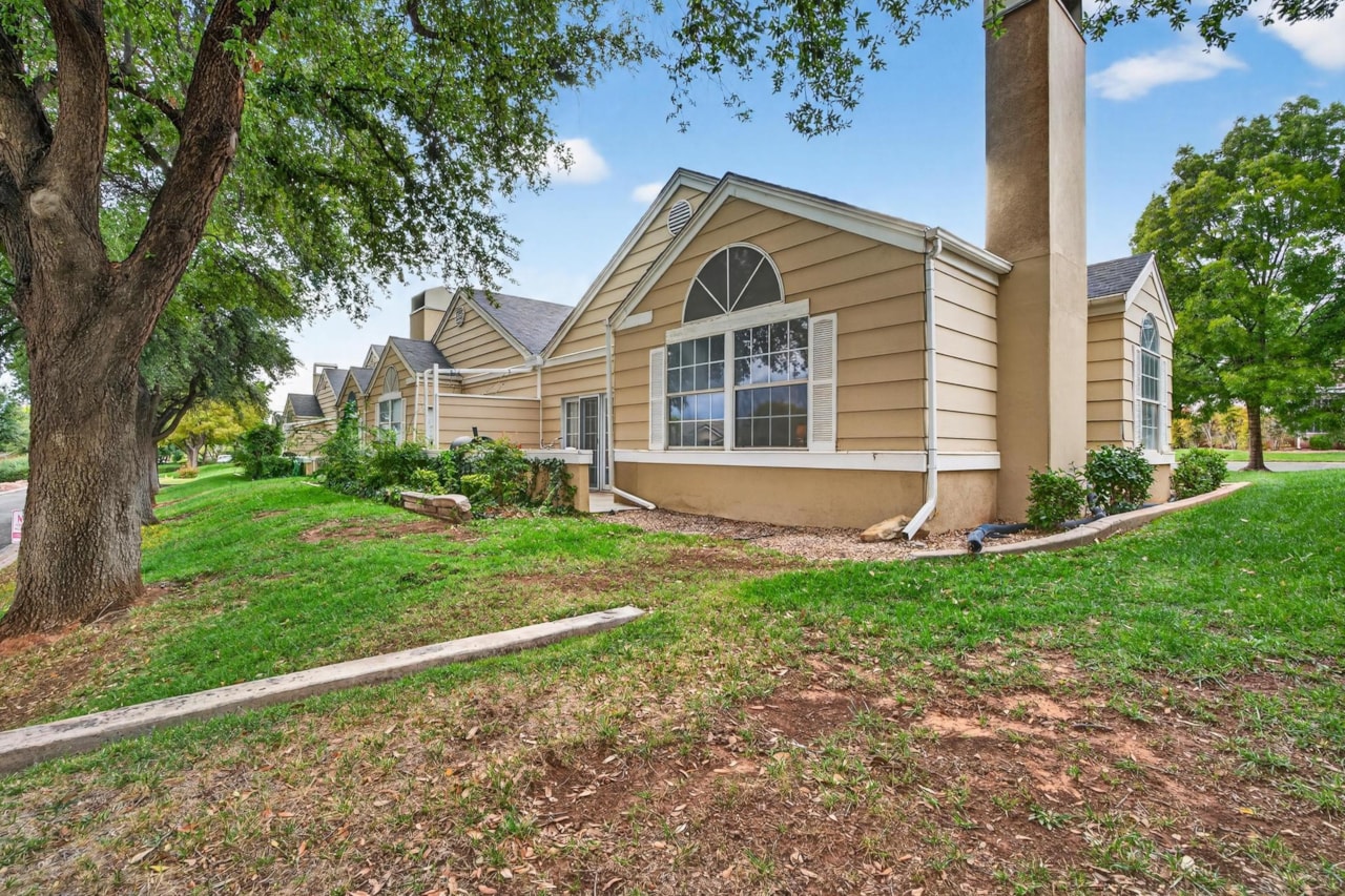 345 N 2450 #120 St George, UT 84790 home for sale, MLS#25-266063 - Erika Rogers Photo 26