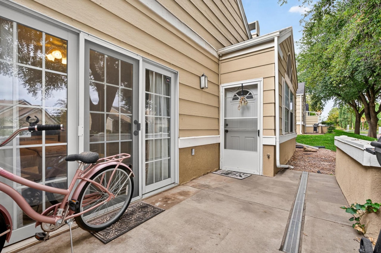 345 N 2450 #120 St George, UT 84790 home for sale, MLS#25-266063 - Erika Rogers Photo 29