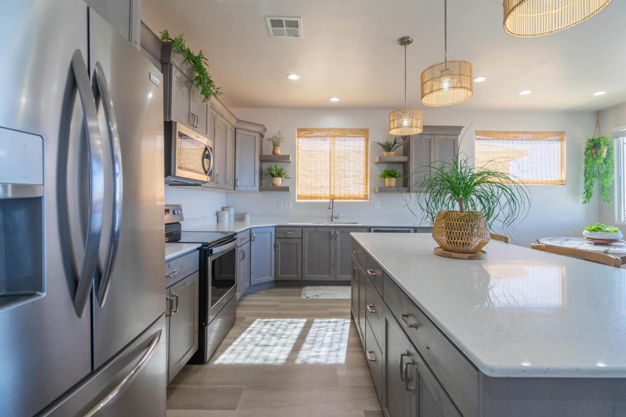 1019 W Jonathon DR Washington, UT 84780 home for sale, MLS#25-267691 - Erika Rogers Photo 5