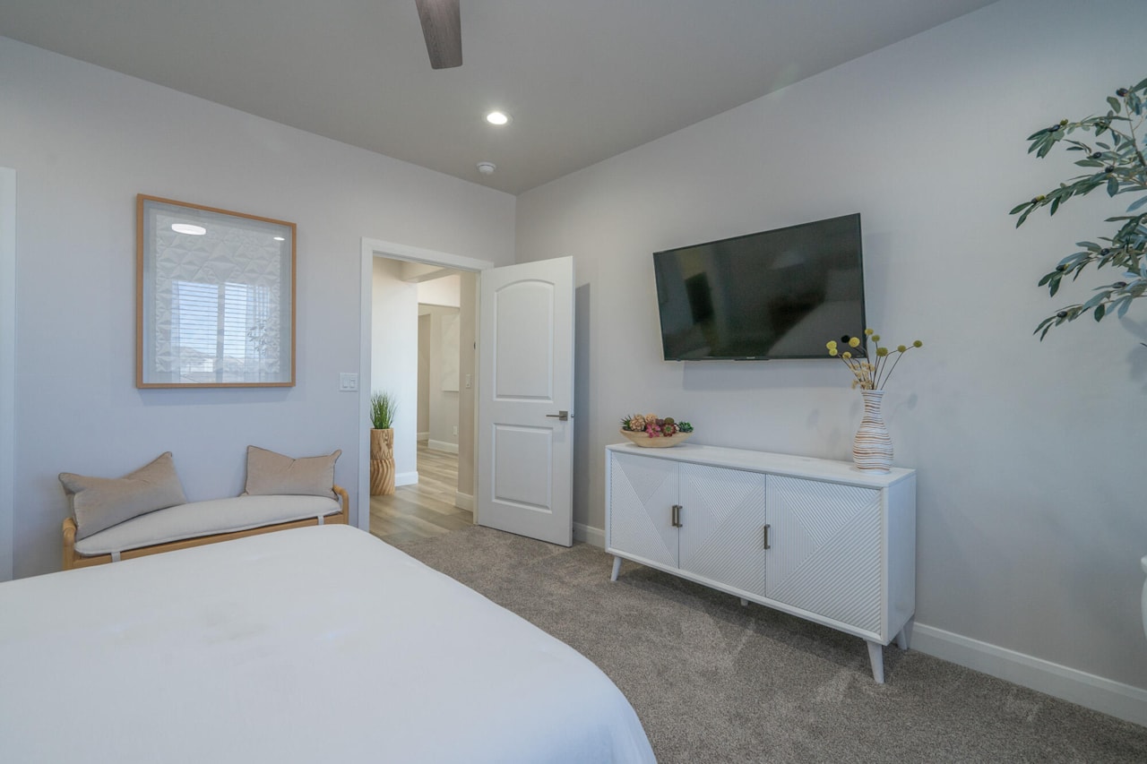 1019 W Jonathon DR Washington, UT 84780 home for sale, MLS#25-267691 - Erika Rogers Photo 13