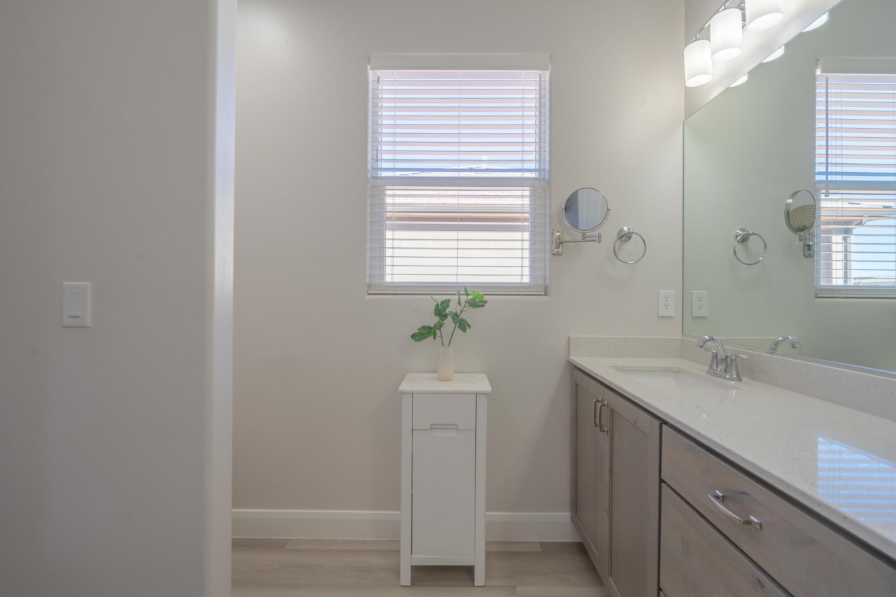 1019 W Jonathon DR Washington, UT 84780 home for sale, MLS#25-267691 - Erika Rogers Photo 18