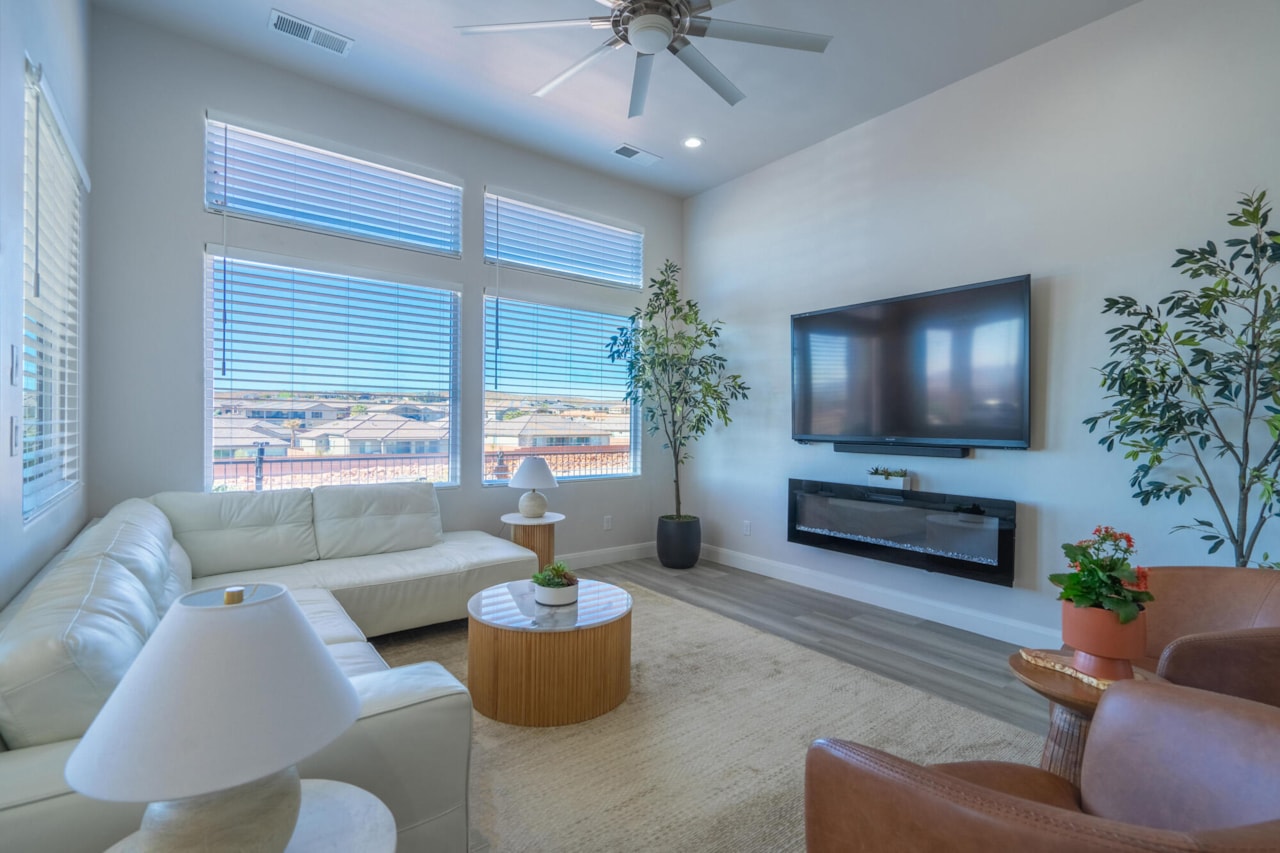 1019 W Jonathon DR Washington, UT 84780 home for sale, MLS#25-267691 - Erika Rogers Photo 22