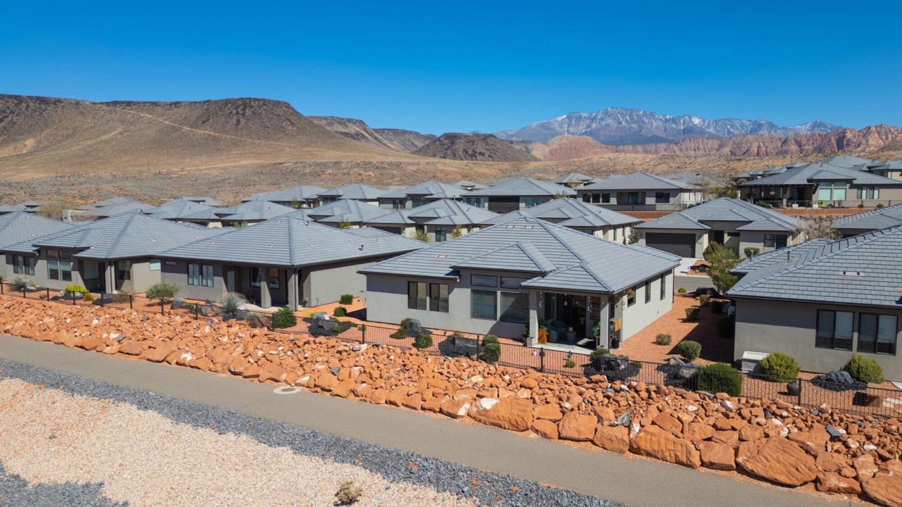 1019 W Jonathon DR Washington, UT 84780 home for sale, MLS#25-267691 - Erika Rogers Photo 43