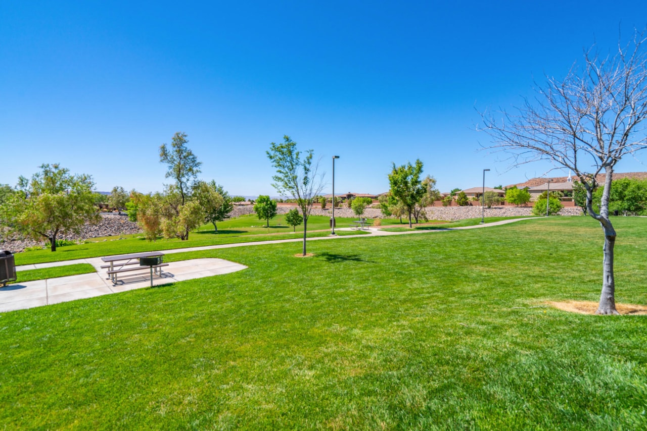 1019 W Jonathon DR Washington, UT 84780 home for sale, MLS#25-267691 - Erika Rogers Photo 61