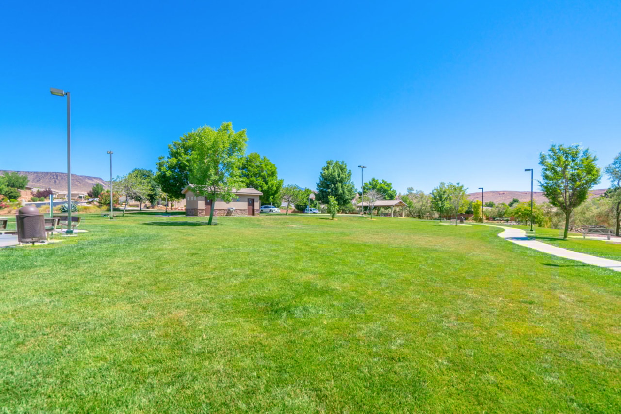 1019 W Jonathon DR Washington, UT 84780 home for sale, MLS#25-267691 - Erika Rogers Photo 65