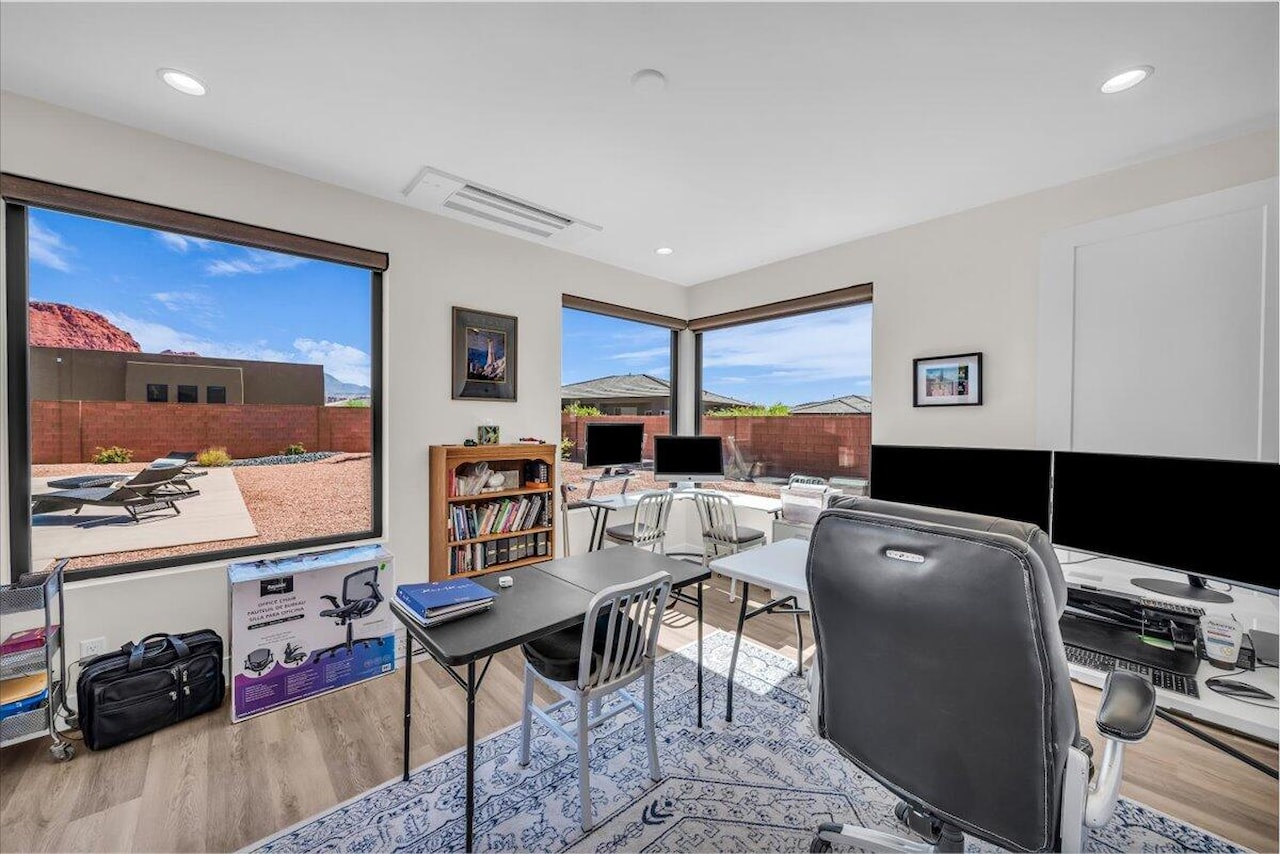 589 S Juniper Way Ivins, UT 84738 home for sale, MLS#25-264188 - Erika Rogers Photo 27