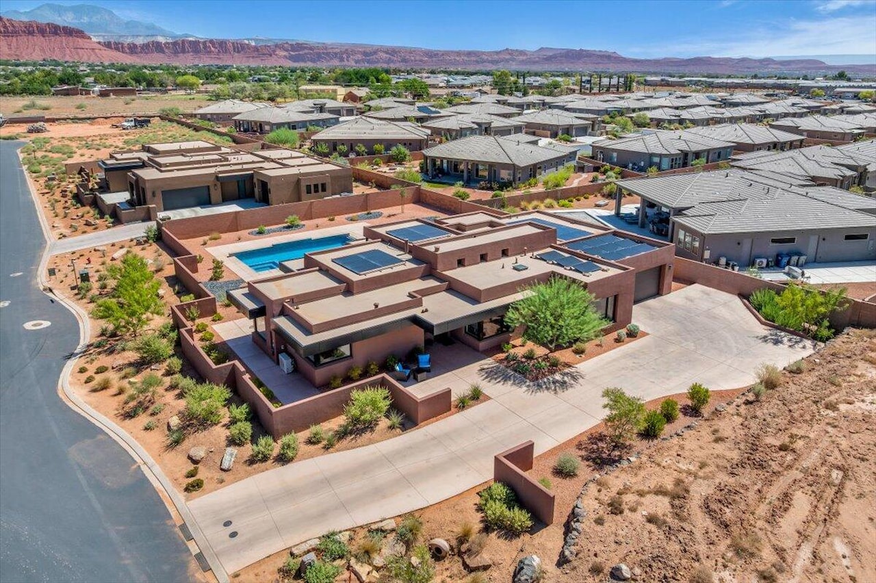 589 S Juniper Way Ivins, UT 84738 home for sale, MLS#25-264188 - Erika Rogers Photo 34