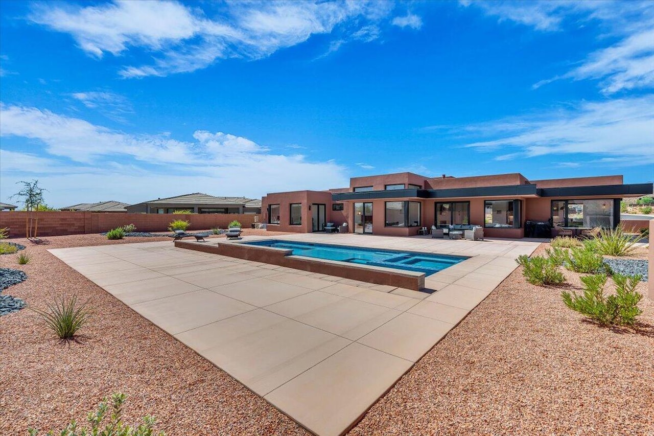 589 S Juniper Way Ivins, UT 84738 home for sale, MLS#25-264188 - Erika Rogers Photo 39