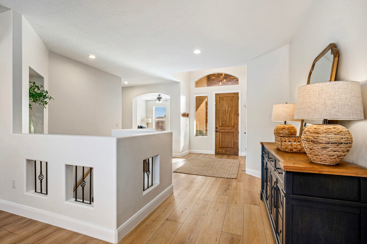 143 N Cortez Trl Ivins, UT 84738 home for sale, MLS#25-267693 - Erika Rogers Photo 2