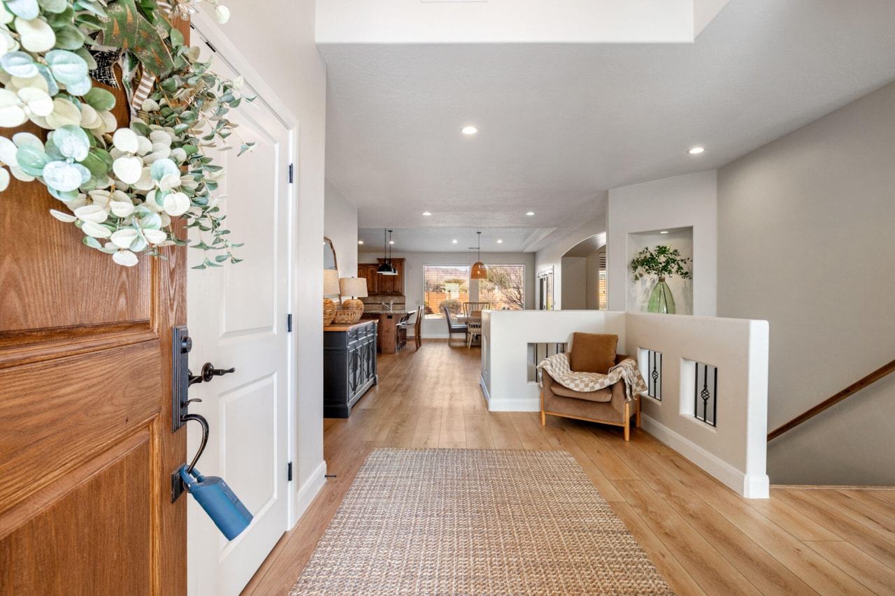 143 N Cortez Trl Ivins, UT 84738 home for sale, MLS#25-267693 - Erika Rogers Photo 3