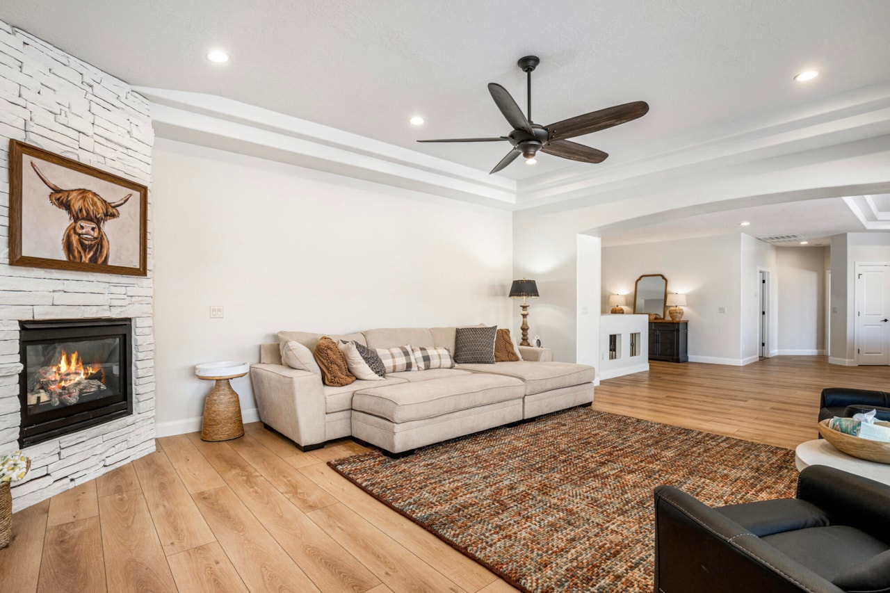 143 N Cortez Trl Ivins, UT 84738 home for sale, MLS#25-267693 - Erika Rogers Photo 5