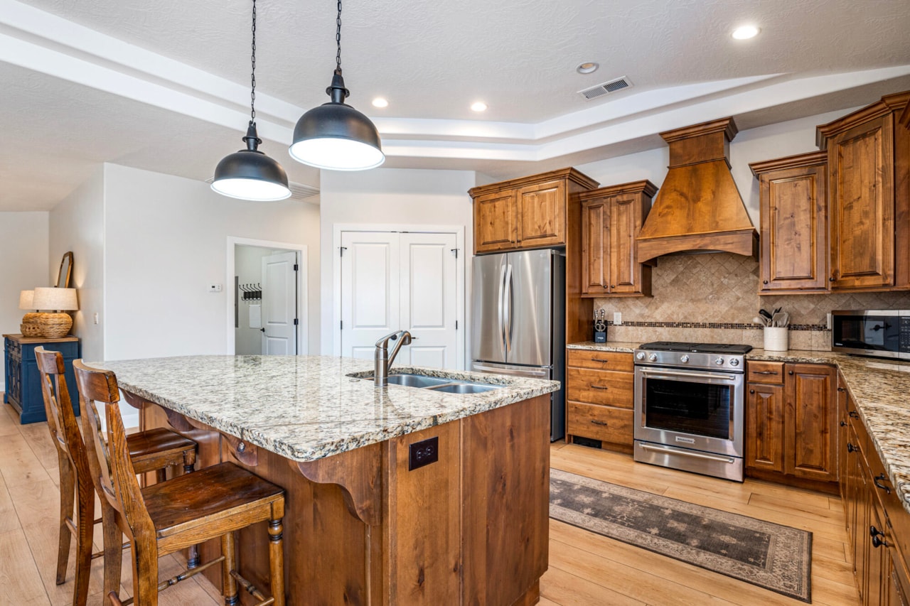 143 N Cortez Trl Ivins, UT 84738 home for sale, MLS#25-267693 - Erika Rogers Photo 8