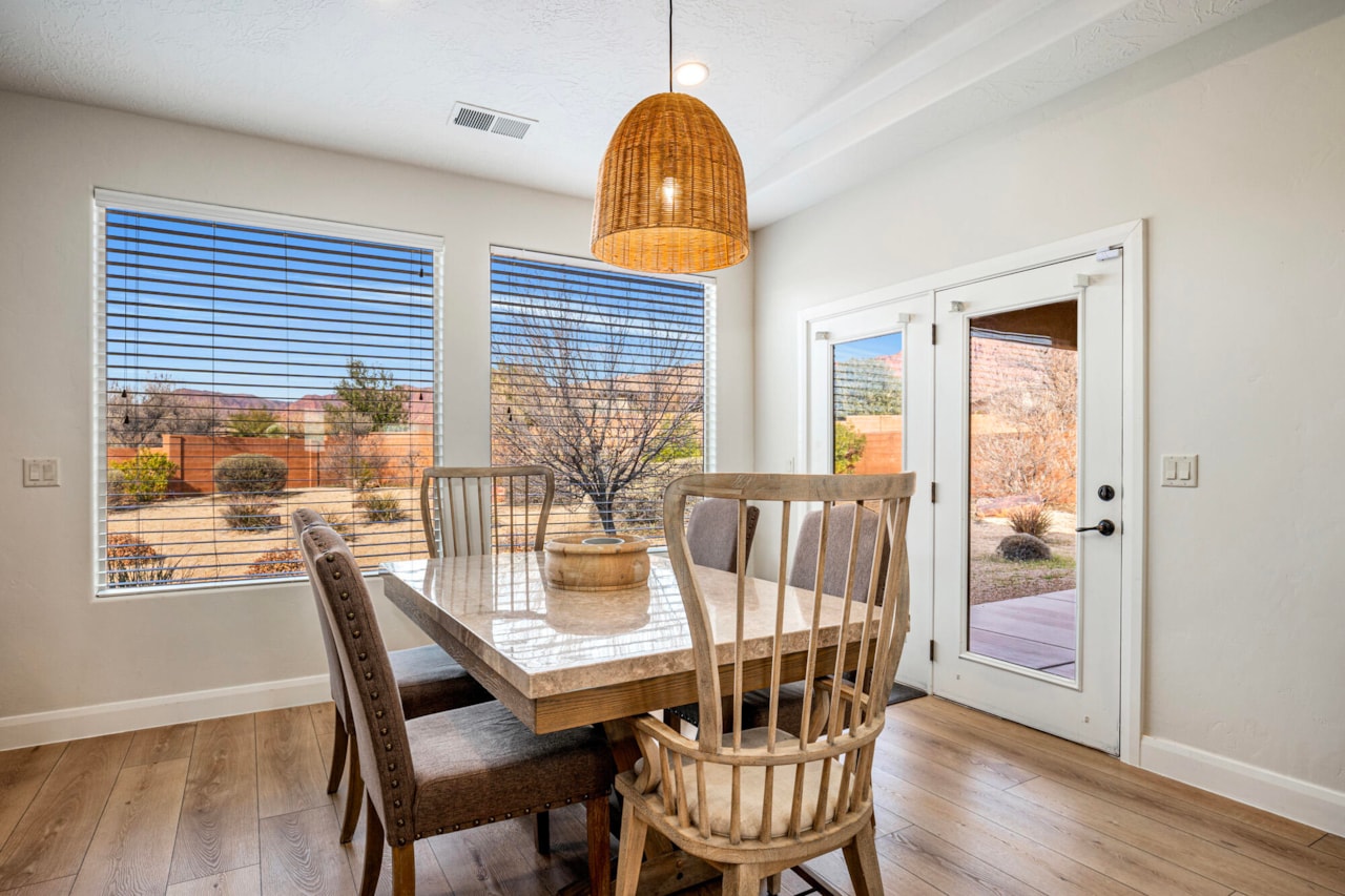 143 N Cortez Trl Ivins, UT 84738 home for sale, MLS#25-267693 - Erika Rogers Photo 10