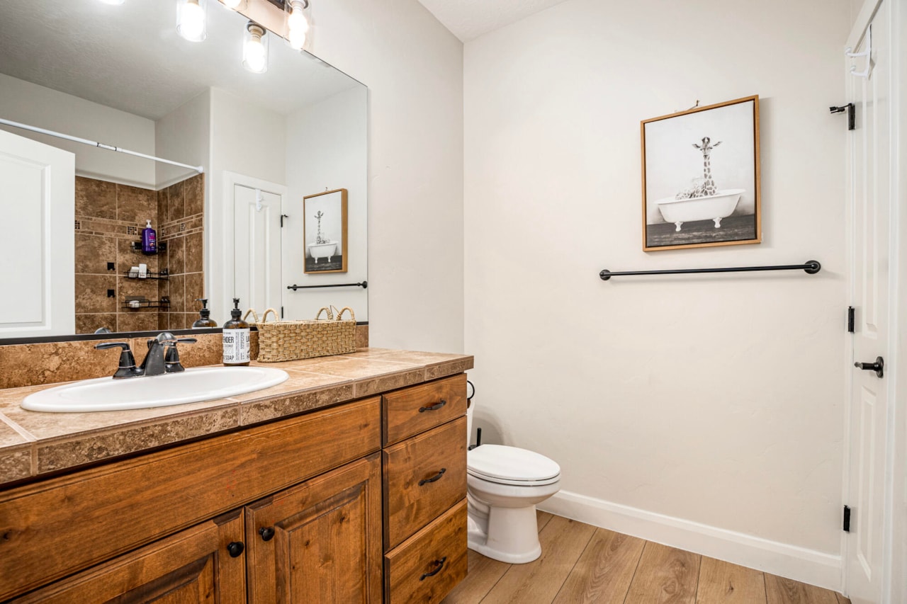 143 N Cortez Trl Ivins, UT 84738 home for sale, MLS#25-267693 - Erika Rogers Photo 16