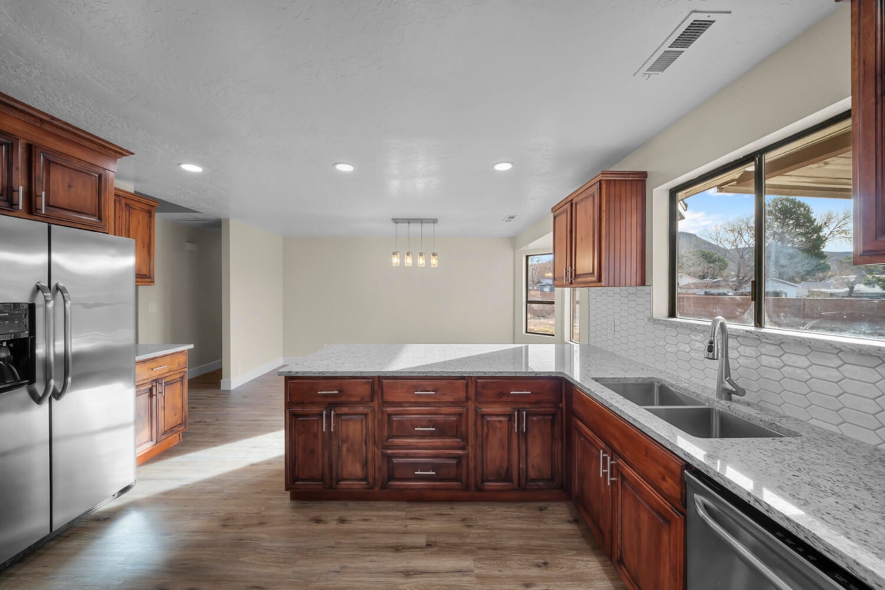 1313 W 750  N St George, UT 84770 home for sale, MLS#25-267695 - Erika Rogers Photo 12