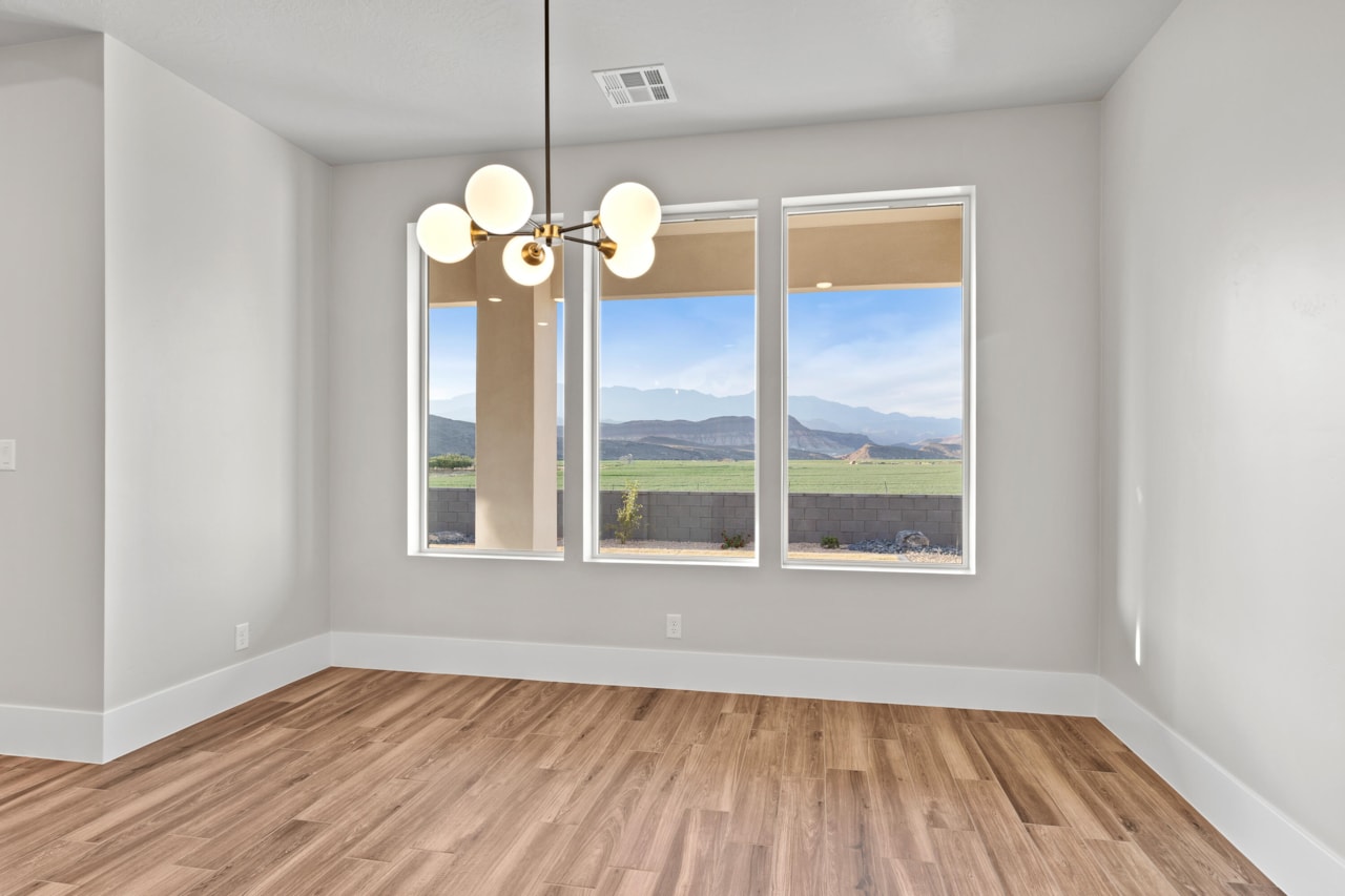 4810 W 1930  S Hurricane, UT 84737 home for sale, MLS#25-258522 - Erika Rogers Photo 12