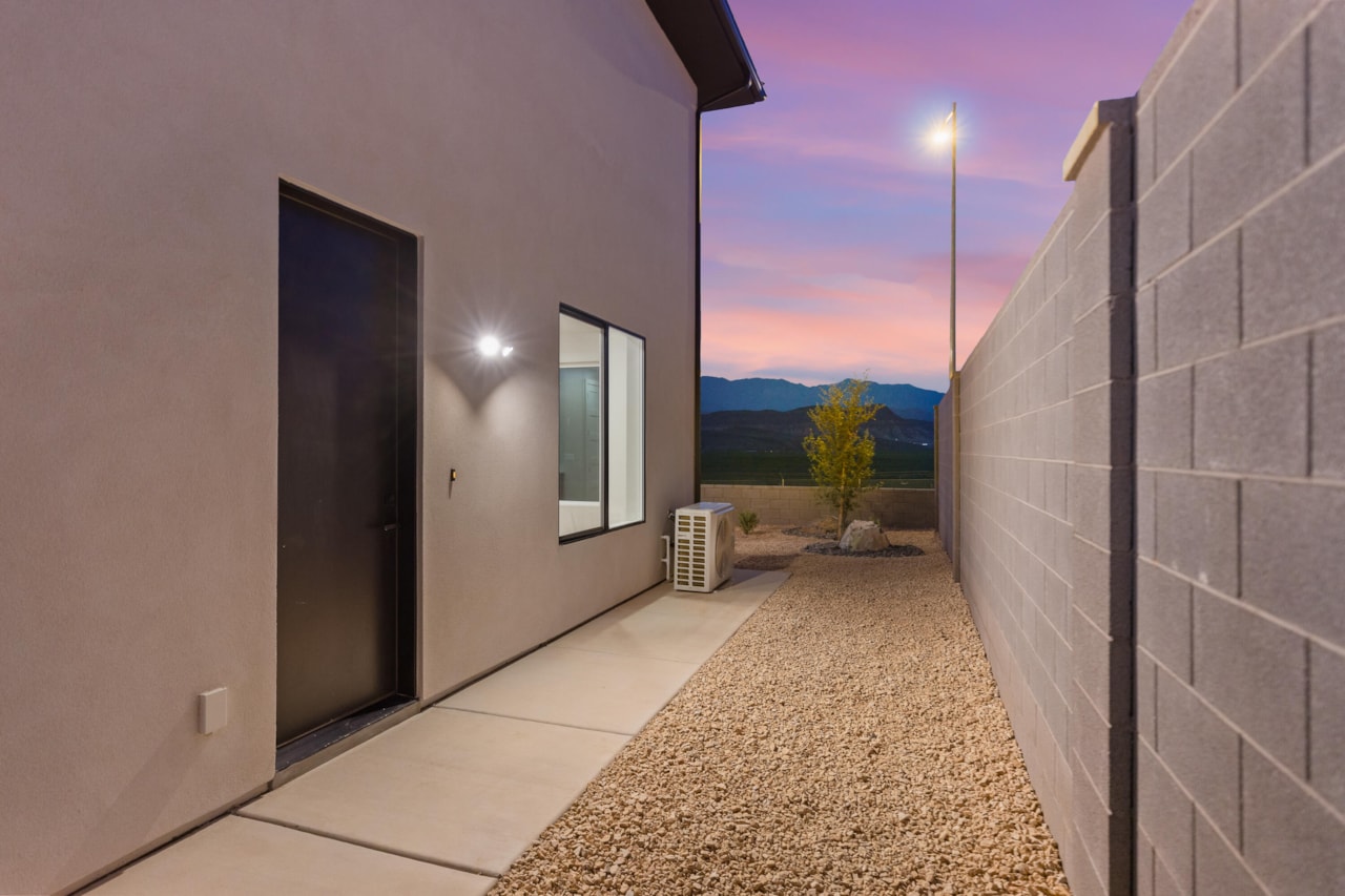 4810 W 1930  S Hurricane, UT 84737 home for sale, MLS#25-258522 - Erika Rogers Photo 30