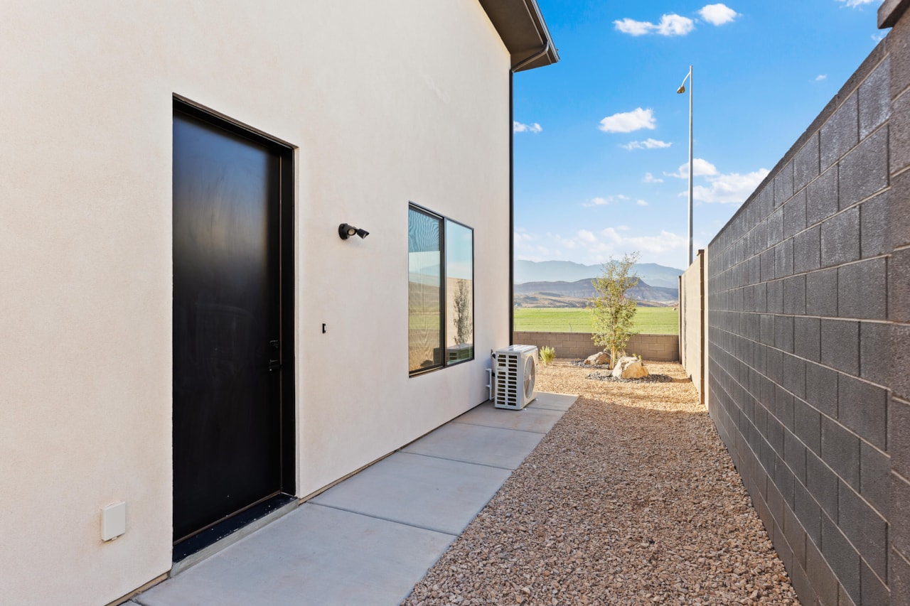 4810 W 1930  S Hurricane, UT 84737 home for sale, MLS#25-258522 - Erika Rogers Photo 31