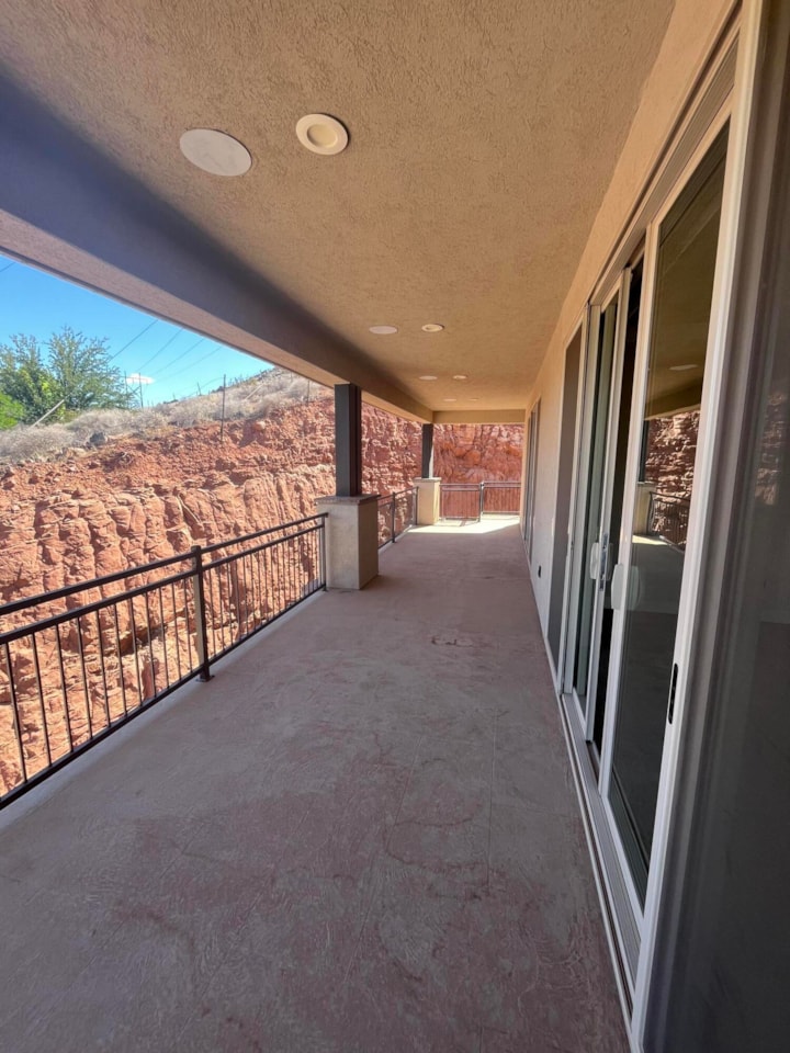 232 S Acantilado CIR St George, UT 84790 home for sale, MLS#25-263353 - Erika Rogers Photo 45