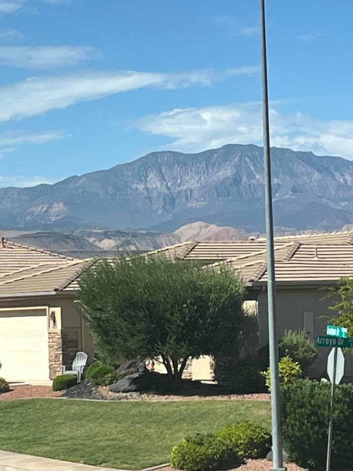 232 S Acantilado CIR St George, UT 84790 home for sale, MLS#25-263353 - Erika Rogers Photo 79