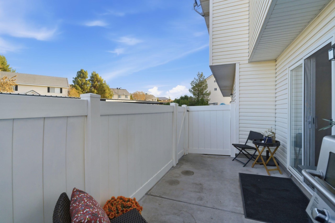 1735 W 540  N #2302 St George, UT 84770 home for sale, MLS#25-266766 - Erika Rogers Photo 12