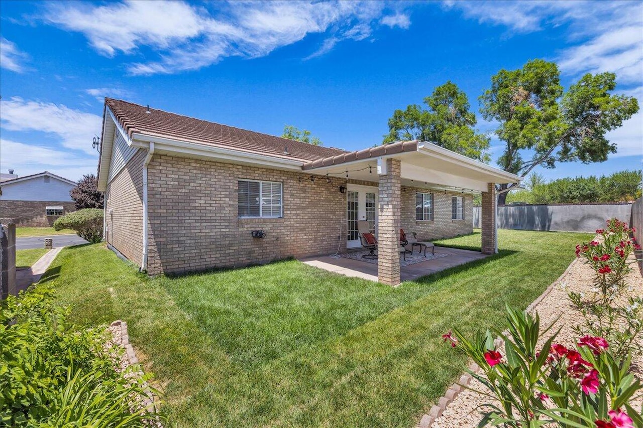 1090 E 700 S #24 St George, UT 84790 home for sale, MLS#25-262276 - Erika Rogers Photo 4