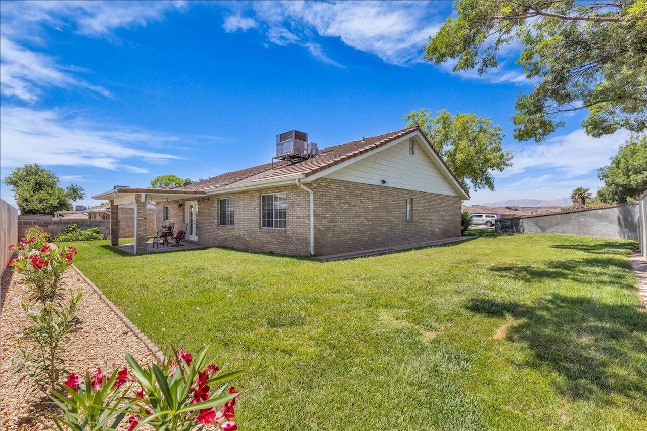 1090 E 700 S #24 St George, UT 84790 home for sale, MLS#25-262276 - Erika Rogers Photo 5