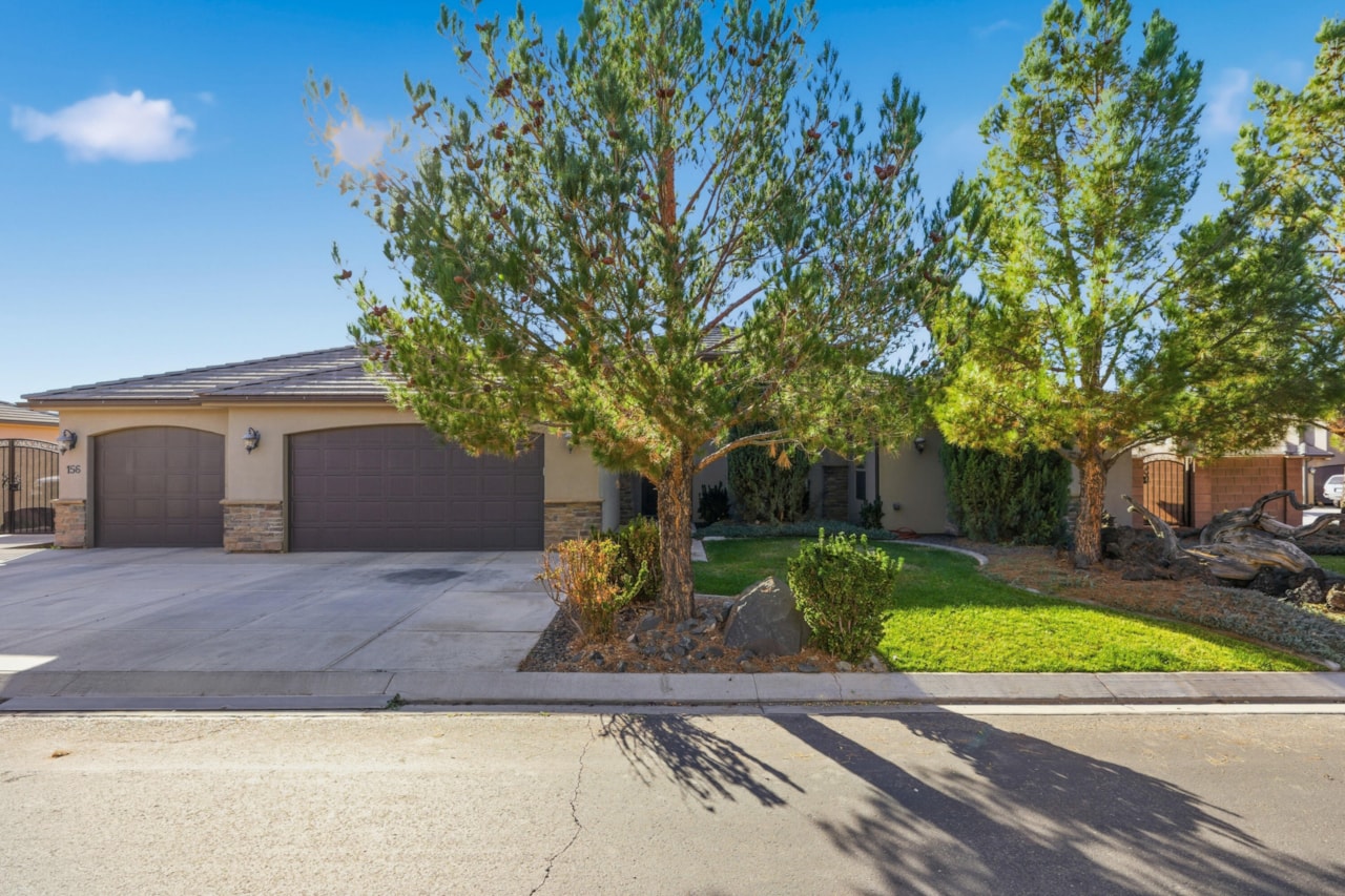 156 E Holly Way Washington, UT 84780 home for sale, MLS#25-267697 - Erika Rogers