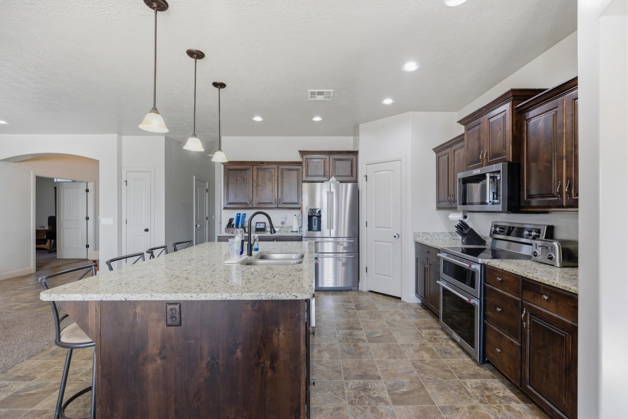 156 E Holly Way Washington, UT 84780 home for sale, MLS#25-267697 - Erika Rogers Photo 7