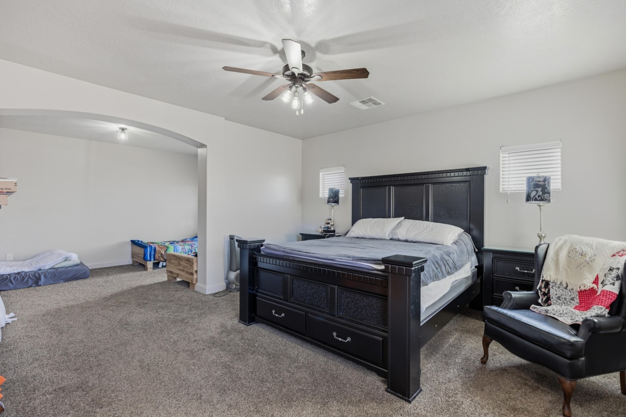 156 E Holly Way Washington, UT 84780 home for sale, MLS#25-267697 - Erika Rogers Photo 11