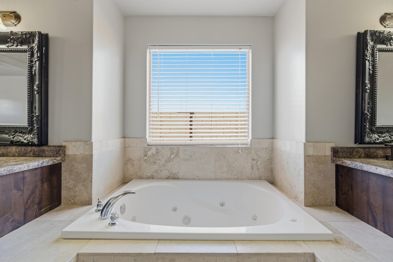 156 E Holly Way Washington, UT 84780 home for sale, MLS#25-267697 - Erika Rogers Photo 14