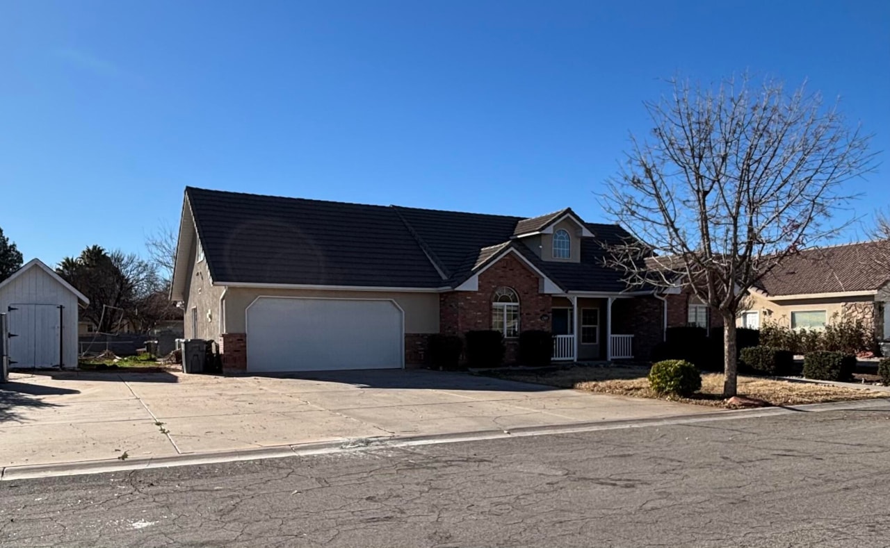 2368 S Coletero Washington, UT 84780 home for sale, MLS#25-267660 - Erika Rogers Photo 4