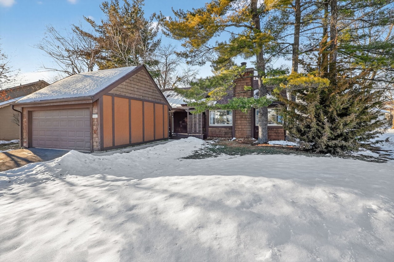 2S600 Angeline Ct Warrenville, IL 60555 | MLS 12531877