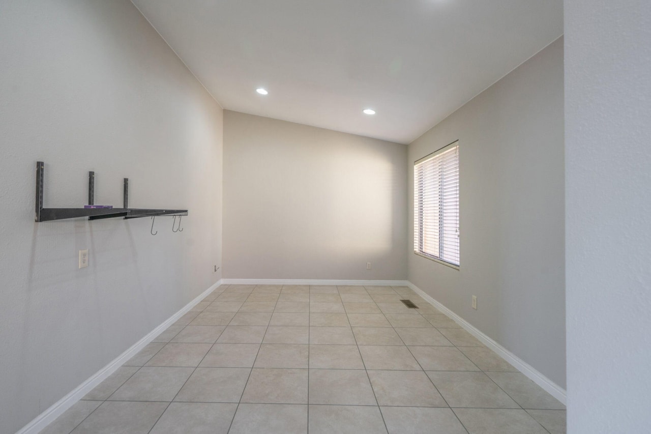 161 W 950  S #V1 St George, UT 84770 home for sale, MLS#25-267701 - Erika Rogers Photo 7