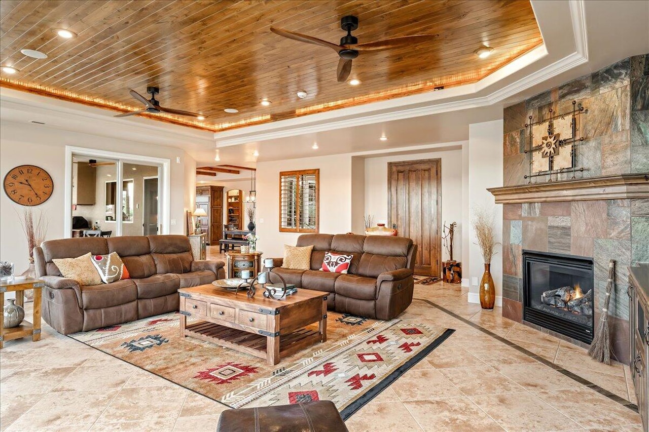 1815 S Paragon DR St George, UT 84790 home for sale, MLS#25-266264 - Erika Rogers Photo 14