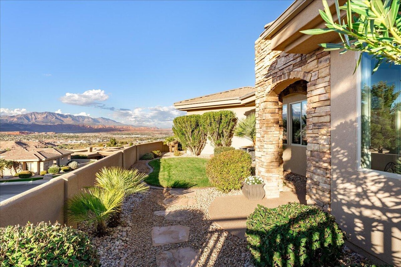 1815 S Paragon DR St George, UT 84790 home for sale, MLS#25-266264 - Erika Rogers Photo 46