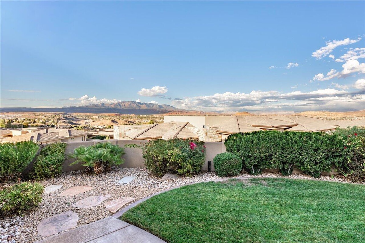 1815 S Paragon DR St George, UT 84790 home for sale, MLS#25-266264 - Erika Rogers Photo 38
