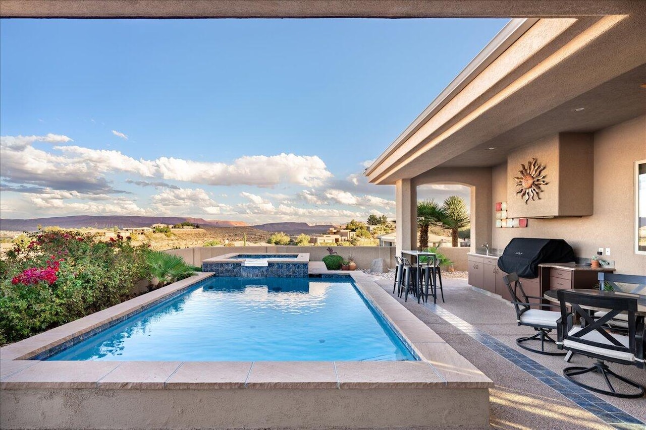 1815 S Paragon DR St George, UT 84790 home for sale, MLS#25-266264 - Erika Rogers Photo 8