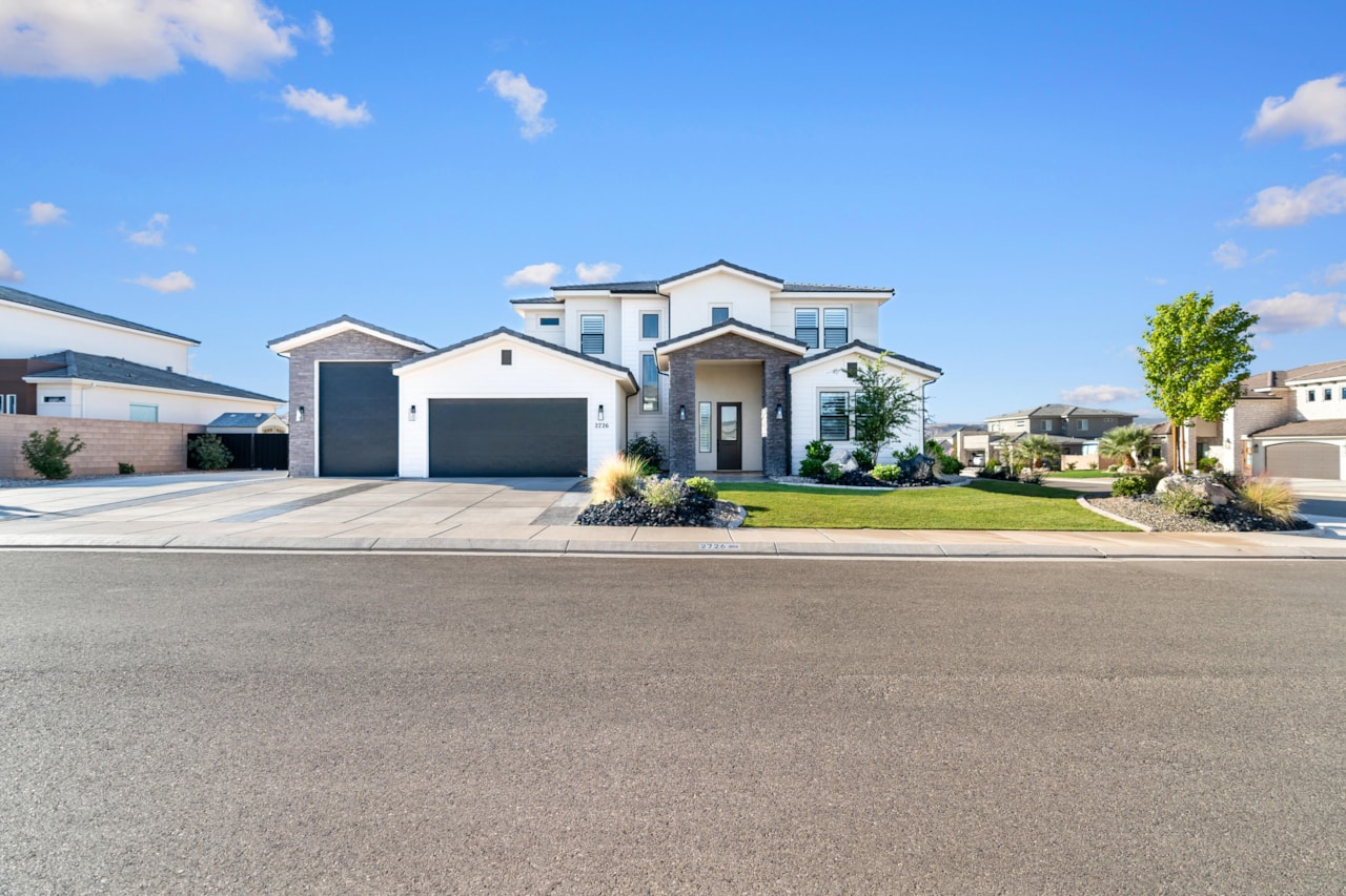 2726 E Ashwood LN St George, UT 84790 home for sale, MLS#25-265585 - Erika Rogers Photo 6