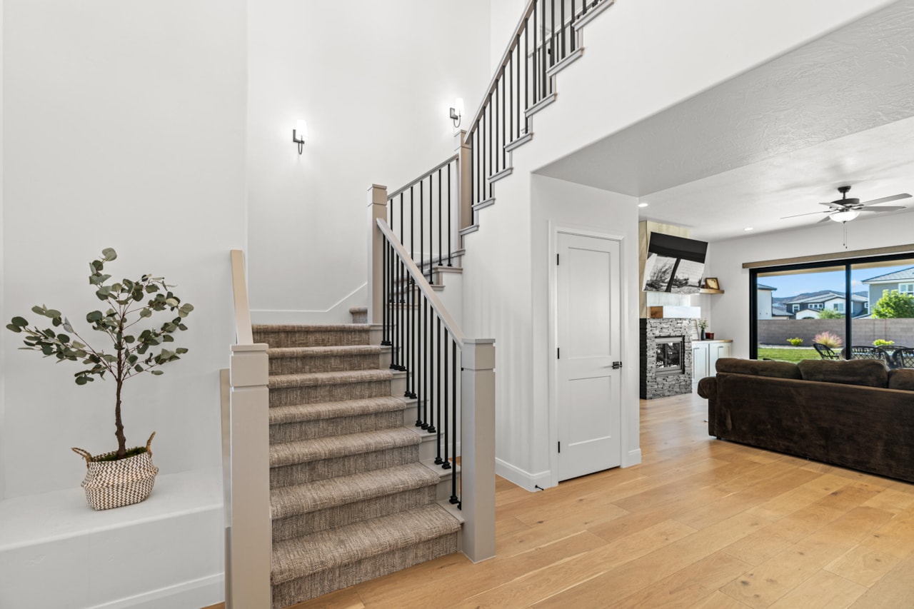 2726 E Ashwood LN St George, UT 84790 home for sale, MLS#25-265585 - Erika Rogers Photo 7