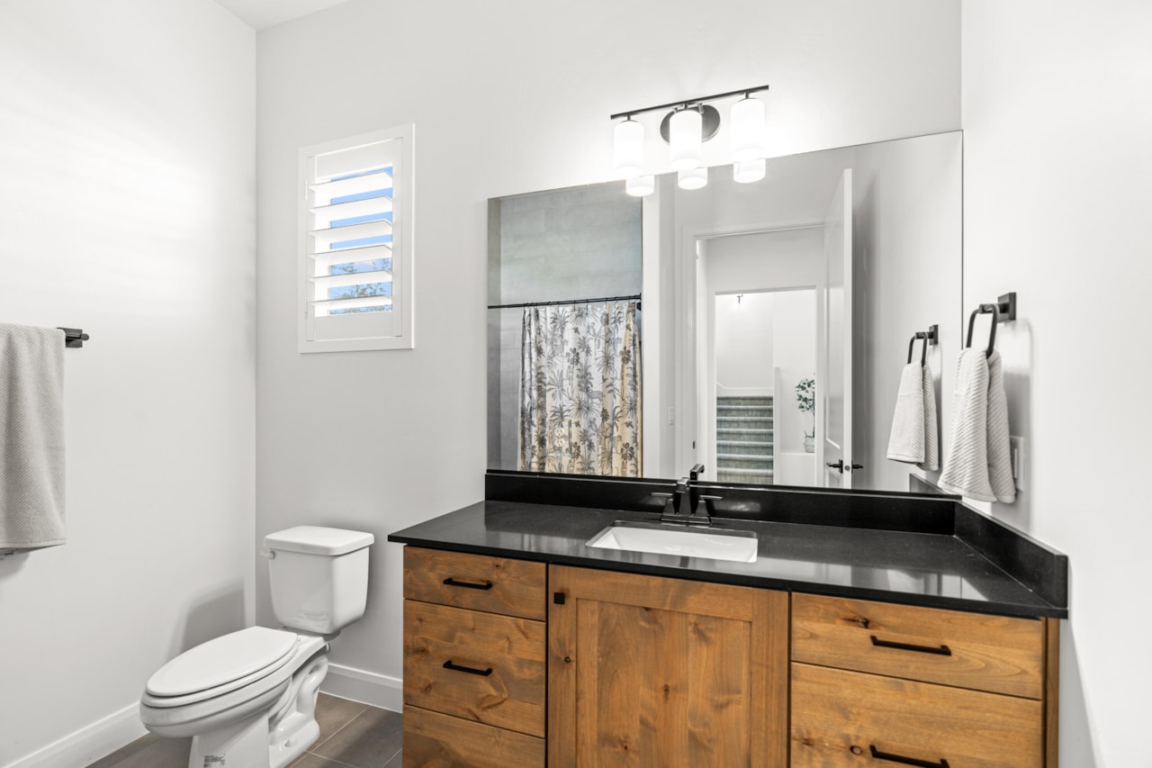 2726 E Ashwood LN St George, UT 84790 home for sale, MLS#25-265585 - Erika Rogers Photo 9