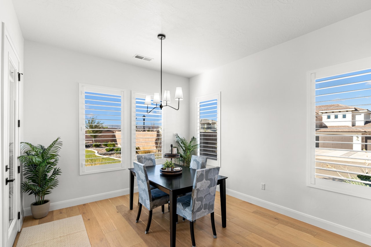 2726 E Ashwood LN St George, UT 84790 home for sale, MLS#25-265585 - Erika Rogers Photo 17