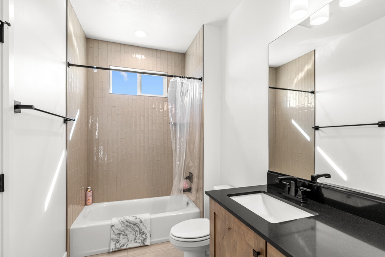 2726 E Ashwood LN St George, UT 84790 home for sale, MLS#25-265585 - Erika Rogers Photo 31