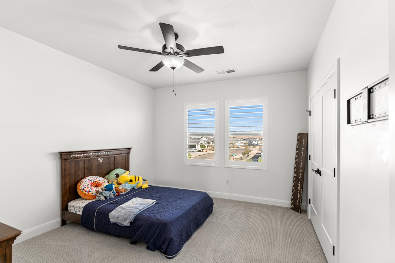 2726 E Ashwood LN St George, UT 84790 home for sale, MLS#25-265585 - Erika Rogers Photo 32