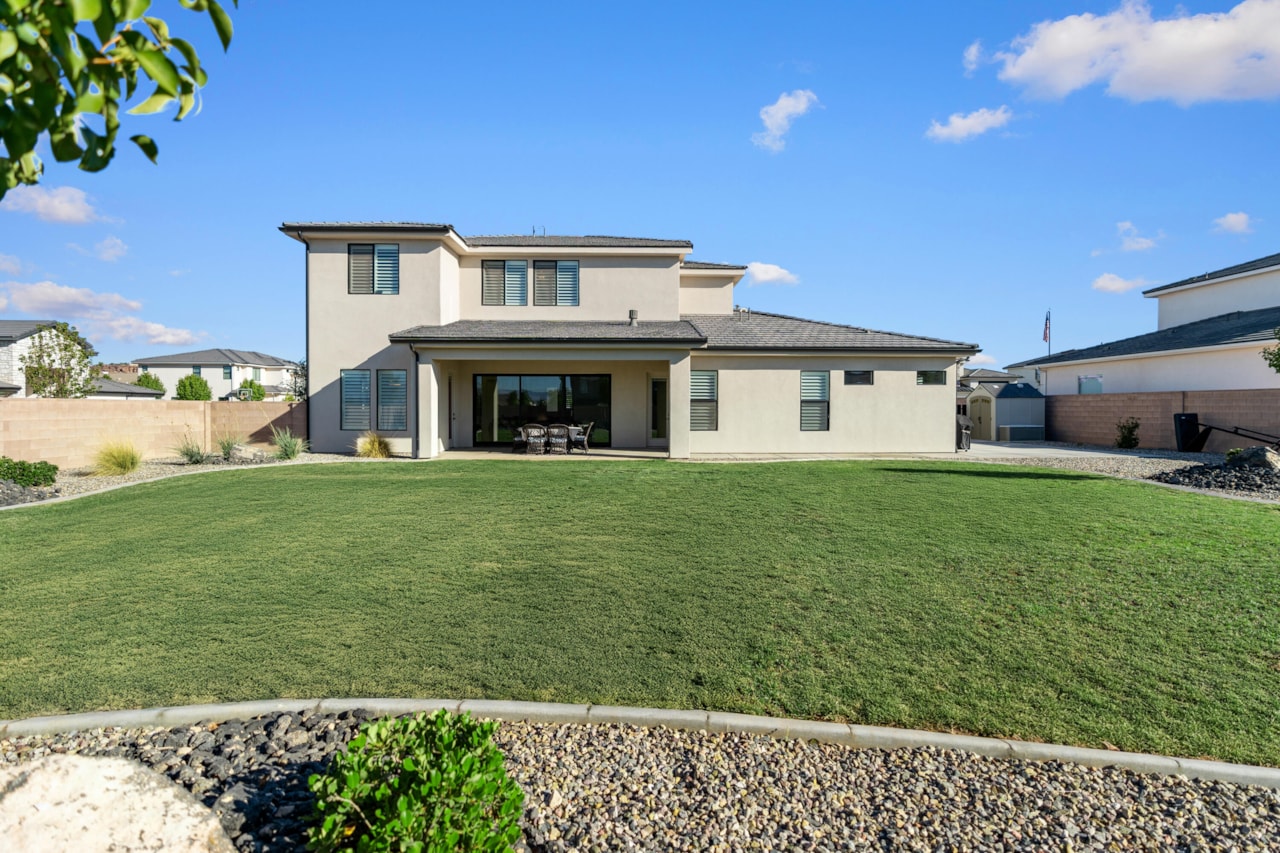 2726 E Ashwood LN St George, UT 84790 home for sale, MLS#25-265585 - Erika Rogers Photo 37